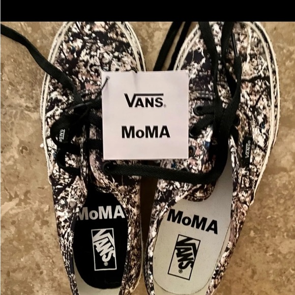 Vans NWTS ~
AUTHENTIC
MoMA BY JACKSON POLLACK!
OUT
OF STOCKIE ONE - Picture 9 of 9